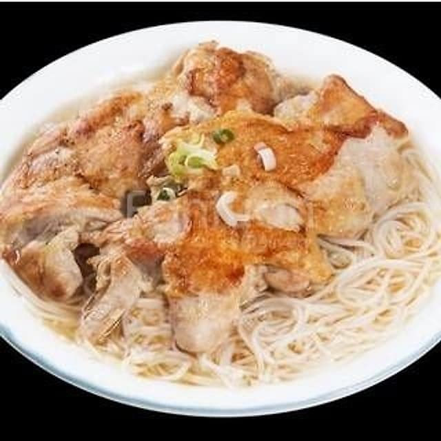 Chicken Steak on Vermicelli in Soup — 雞扒湯米粉