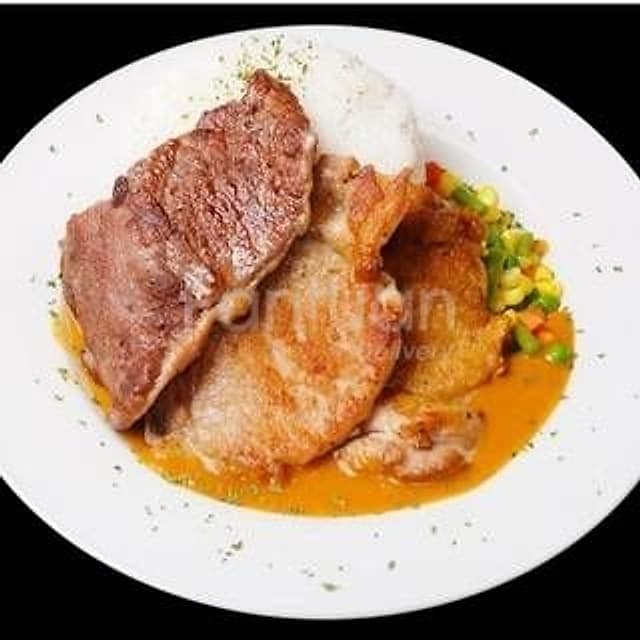 Mixed Grill on Rice — 金牌雜扒飯